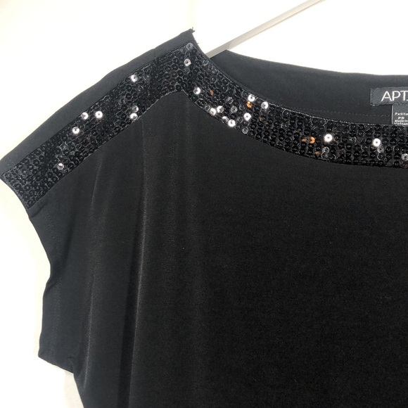 APT 9 cute black top with sequin - Picture 3 of 10